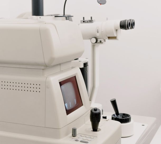 Diagnóstico de moscas volantes y lágrimas de la retina